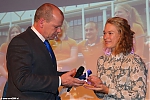 Bestandsnaam=s7102_Errel2000_Sportgala_Diede_krijgt_penning.jpg
Bestandsgrootte=123KiB
Afmetingen = 900x600
Datum toegevoegd = 04 mrt 2019 s7102_Errel2000_Sportgala_Diede_krijgt_penning.jpg